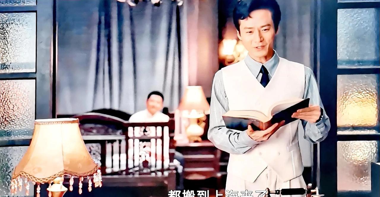 《灼灼韶华》夏元从外边回来刚进家门，他妻子跟他说，你看谁回来了，夏元看到夏初的那