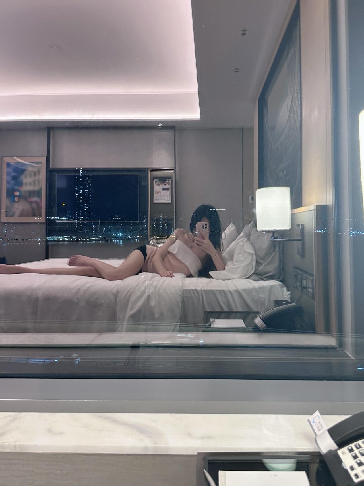 你平时用什么香水我买一瓶用来想你拥有什么就享受什么小孩姐