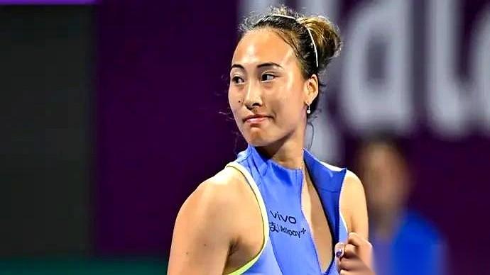 好家伙，上来就碰硬茬子。郑钦文这迈阿密站的第一个对手，居然是斯蒂芬斯。那个2