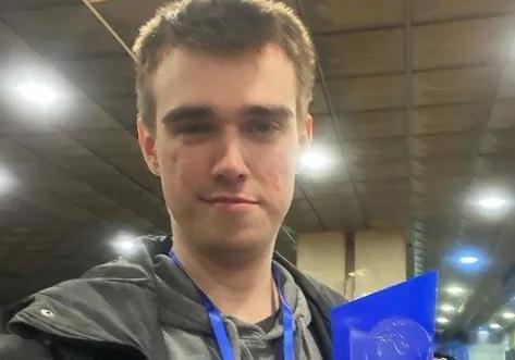 来自于双冠王Miposhka的辅助英雄推荐，分别是双头龙、术士、小青蛙、小仙女、