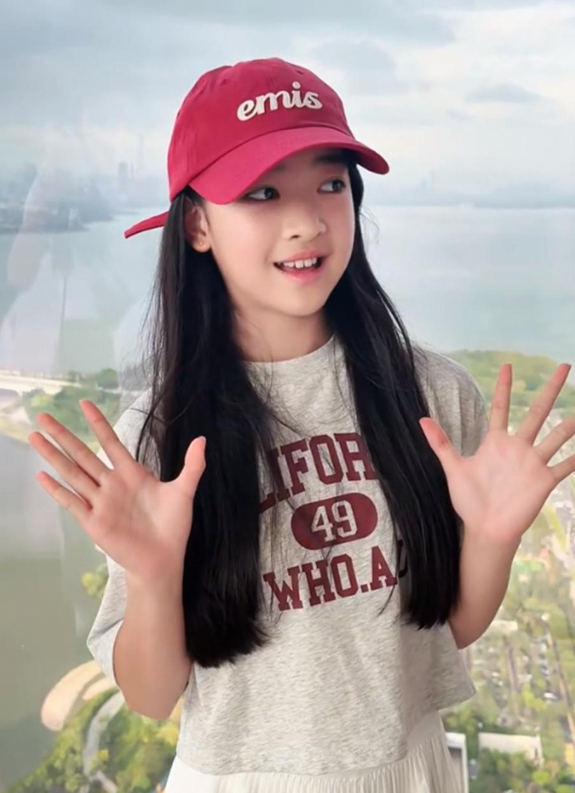 聂远之女11岁庆生，像爸像妈颜值高且已拍3部剧