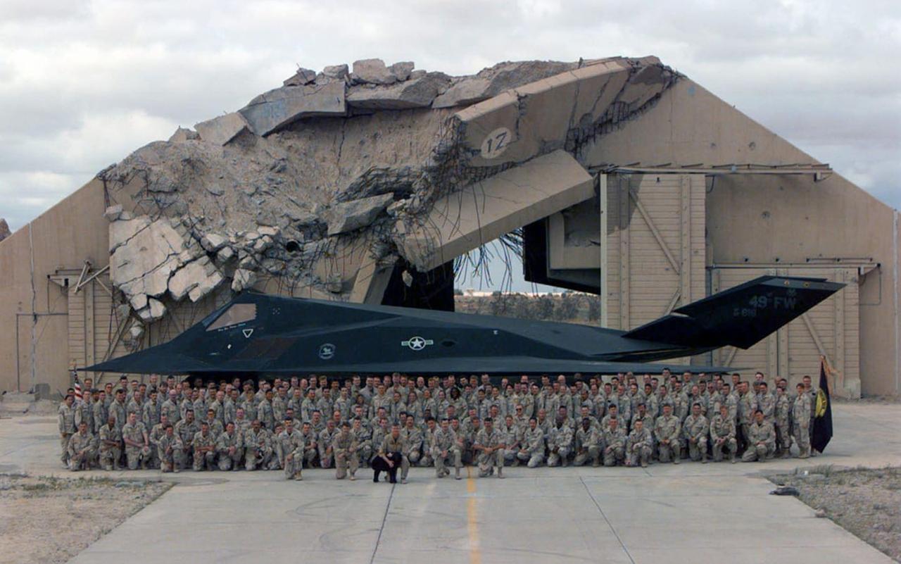 1998年“南方守望行动”期间，驻扎在科威特艾哈迈德·贾比尔空军基地的第49战斗