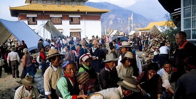 1975年，印度强行吞并了喜马拉雅山脉中的小国锡金，可三十多年过去了，印度人却开