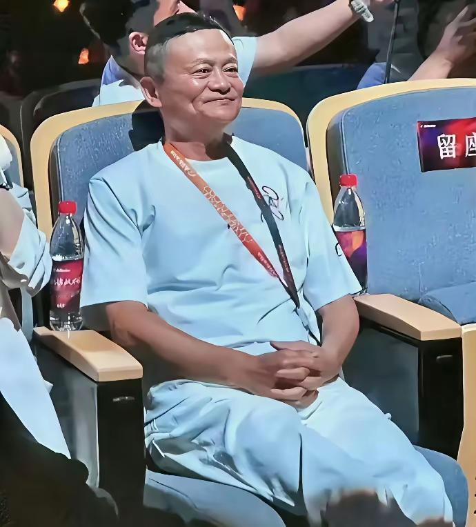 马总状态不错啊！好像是吃胖了不少呢！