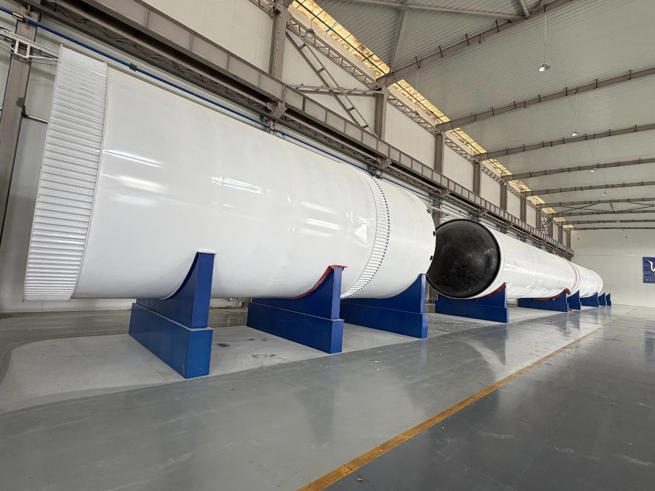 千亿航天玄鸟-R火箭计划于2027年初进行ADHL首飞入轨并进行受控回收试验。图