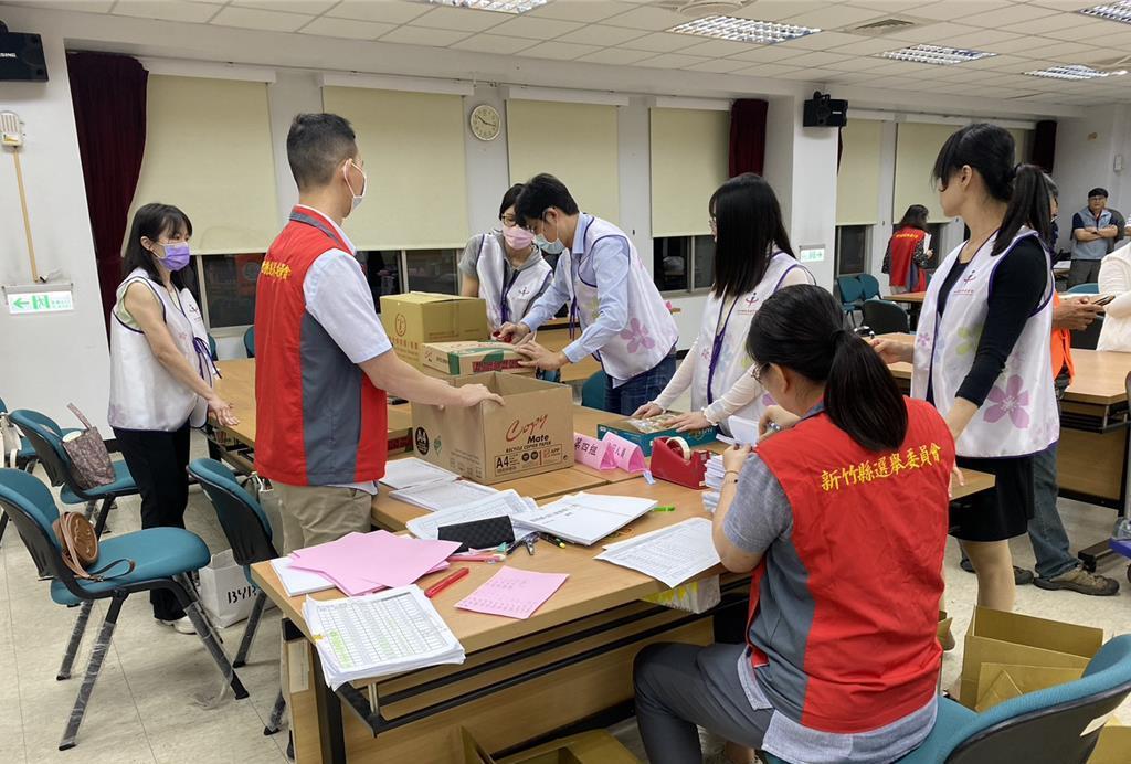 徐欣莹罢免案不成立！二阶连署书清点至深夜结果出炉罢免新竹县第一选区立委徐欣莹