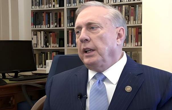 美军前高官发出警告：以色列可不是中美俄，打急眼了它真敢丟核弹这场仗打到现在，