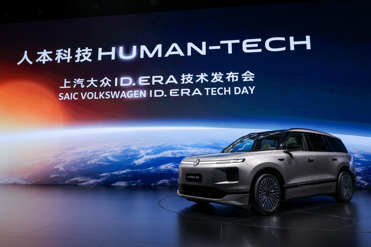 上汽大众ID.ERA9X正式发布，纯电续航突破400公里，增程车也敢这么玩？