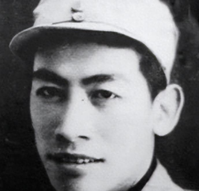 三野参谋长离家9年，返乡探亲才知：65岁的母亲已成四野连级干部。麻烦各位读者点