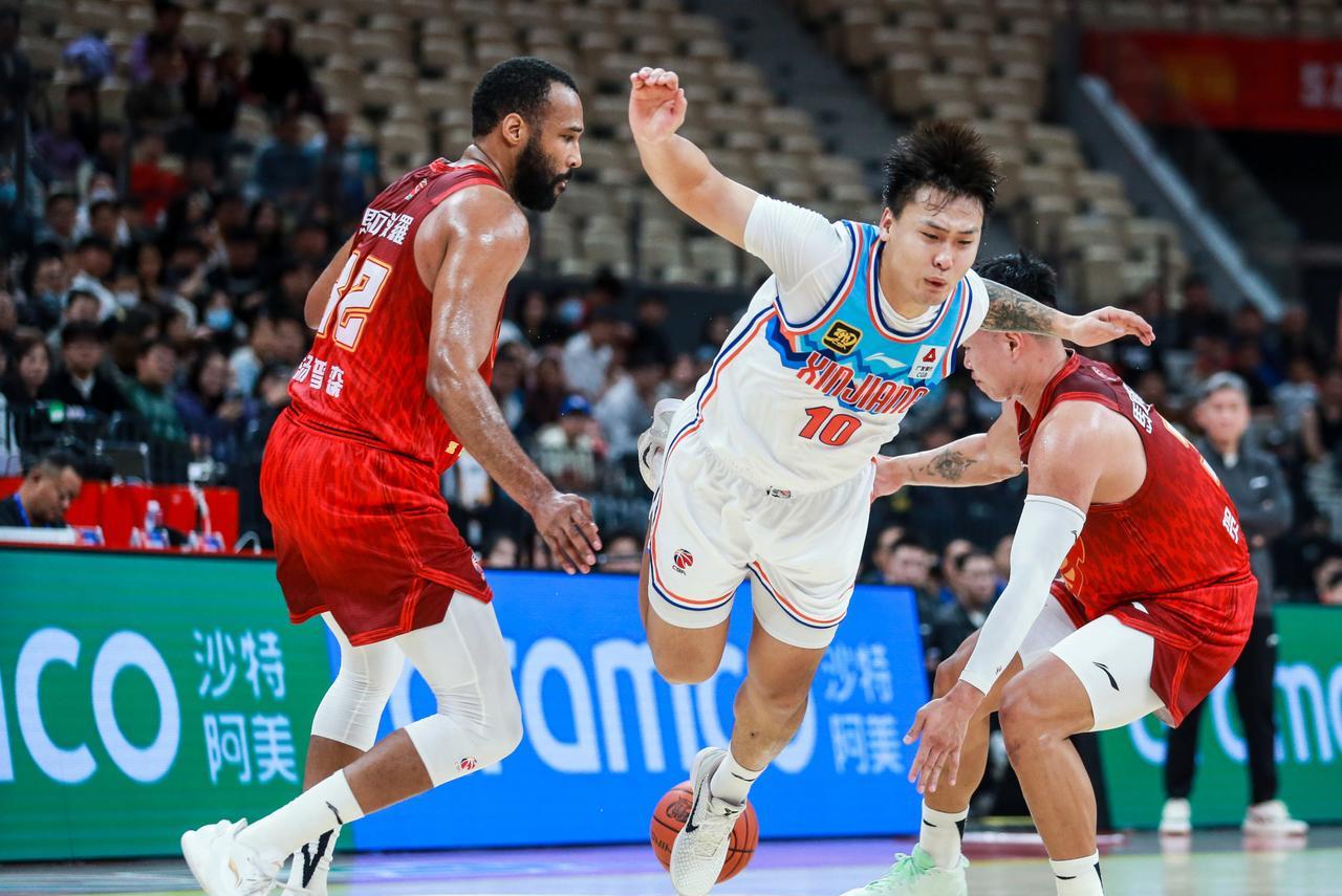 赵睿合同D类转C类大揭秘！真相并不是赵睿先与新疆队解除D类合同，然后变更为自由球