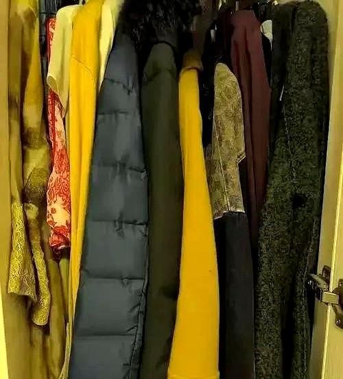 江南布衣的羽绒服，穿五年还像新买的。不是玄学，是真材实料：650蓬松鹅绒，YK