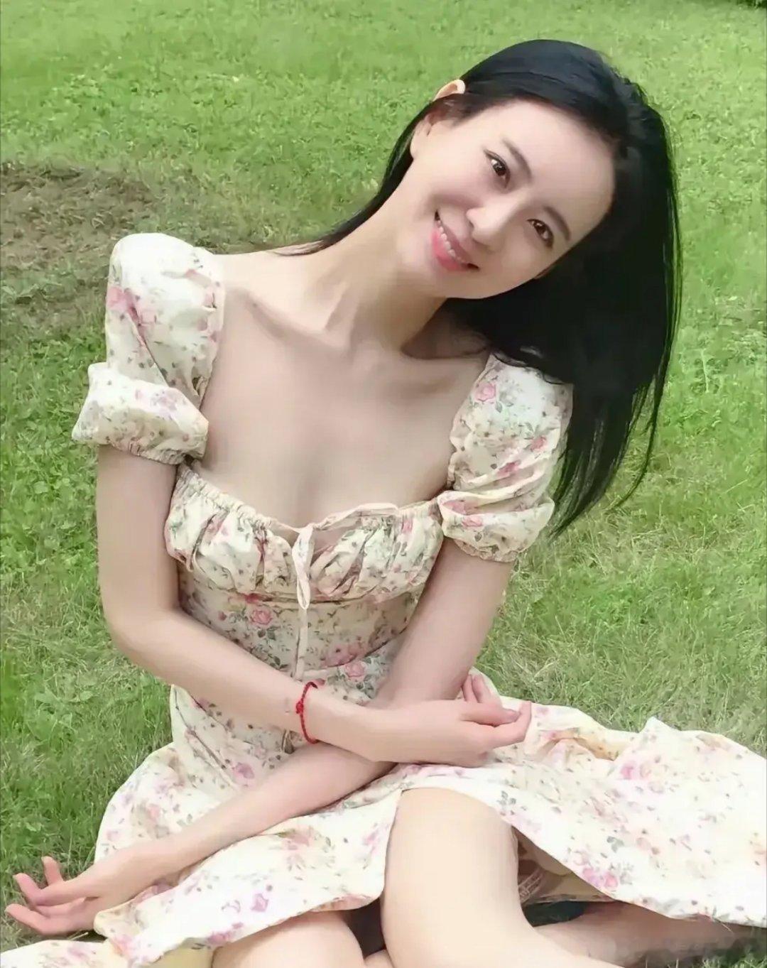 那么漂亮的女演员，可惜一直火不起来。