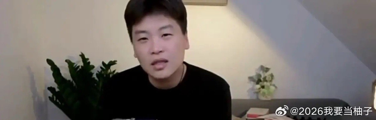 郝帅:虽然松岛辉空打莫雷加德这一场打的非常好，因为小莫技术现在掌控的技术不具备