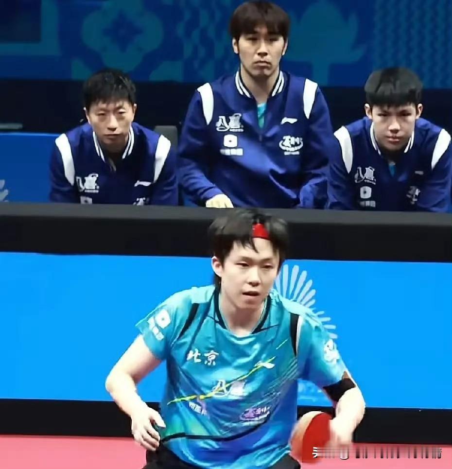 多少人入坑王楚钦，始于东京奥运看台那个一眼万年的P卡少年。孤身一人的呐喊，却喊出