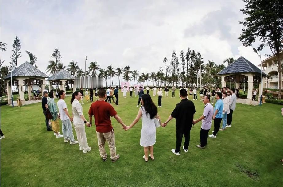 男孩养不熟吗？我姑姑在给我表弟找媒人物色对象，媒人给表弟介绍两个二婚的，一个带着