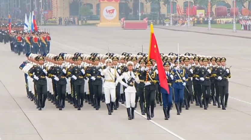 你实力强不强，实际上大家心知肚明，越南阅兵就有一个细节令西方关注：中方地位这么高