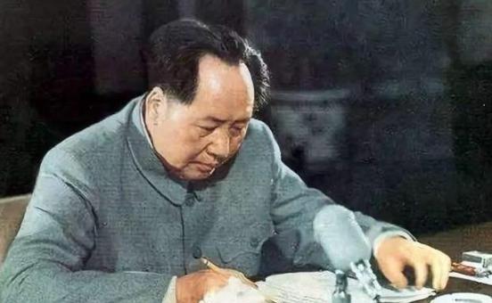 毛主席逝世当天的“播音事故”，是人为还是意外？当事人揭开真相，这是一场震惊全国的