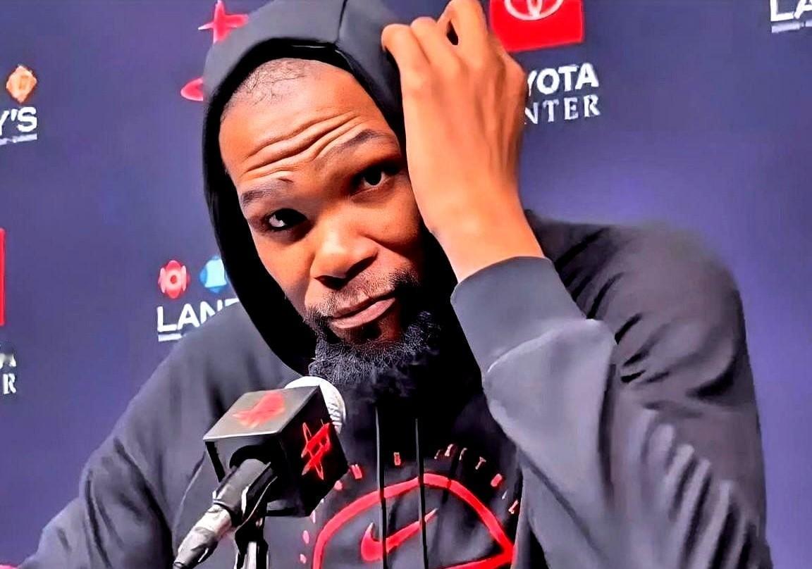 凯尔特人主帅赛后咬着后槽牙承认：“我们不怕他得分。怕他传球。”死神收起了镰