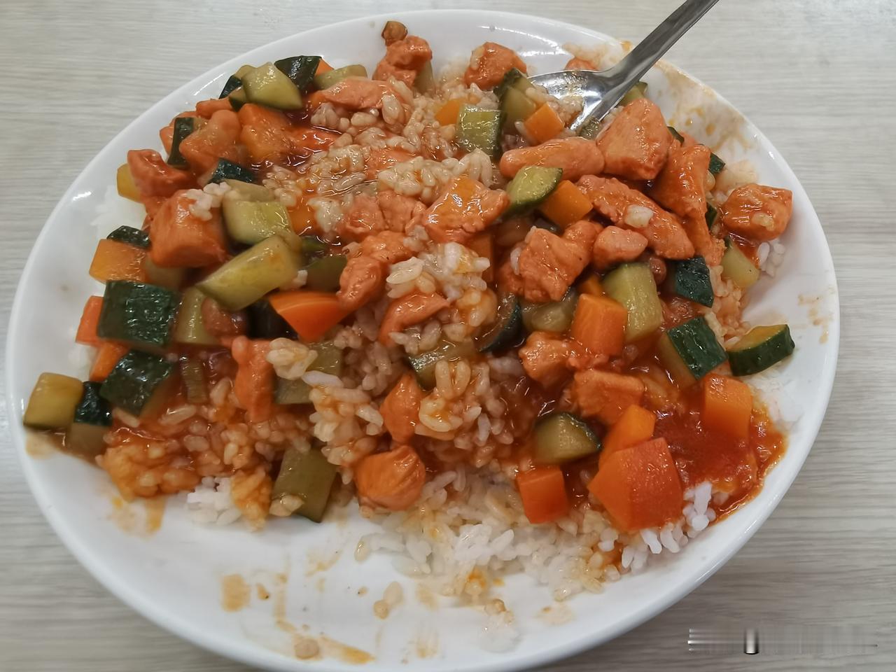 从天津来到了青岛，吃了周边的宫保鸡丁，没想到味道难以接受我不是来旅游的，目前