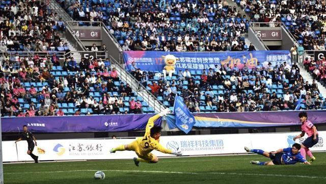 苏超摸着自己过河！13省跟着学，开创中国足球新活法苏超第二年就逼出13个模仿