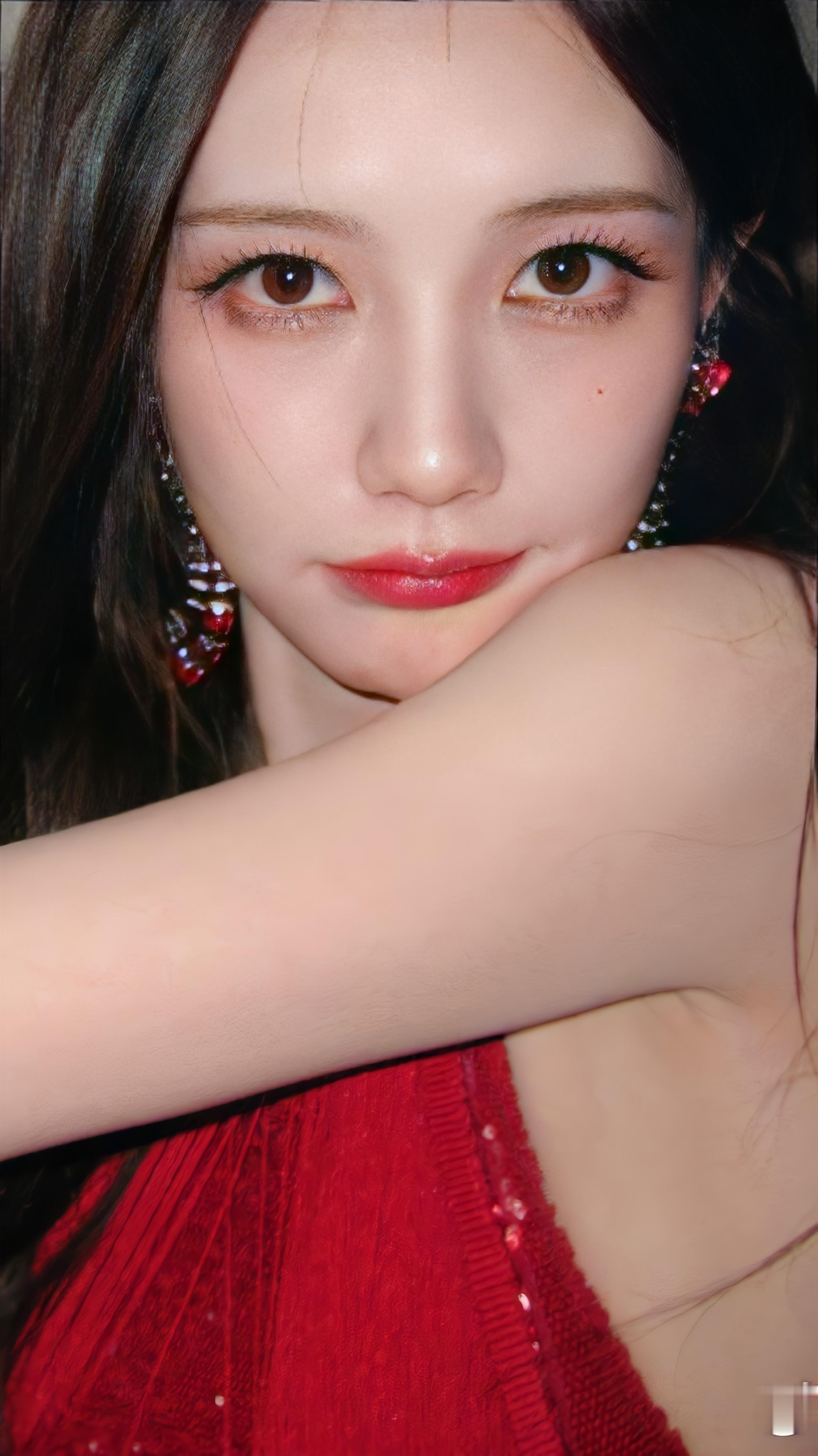 李一桐的红唇美颜这也太极品了