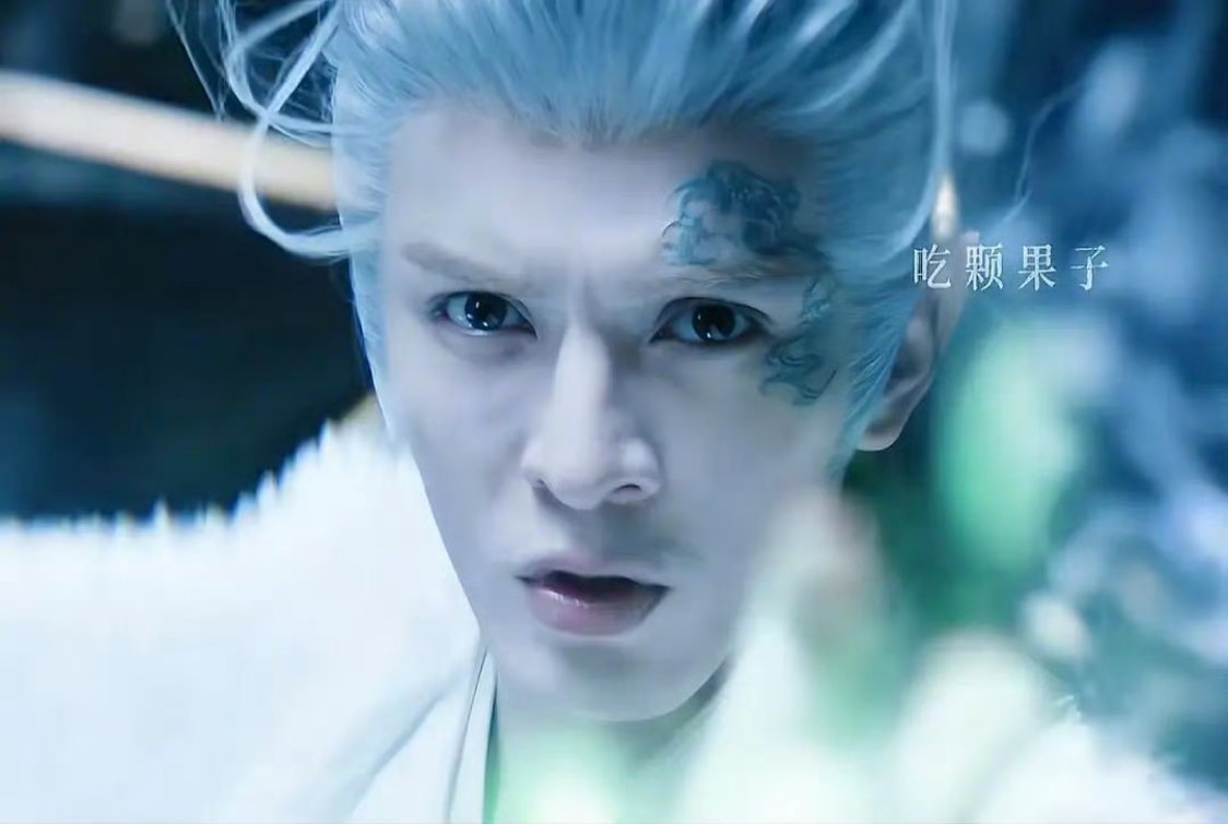 造孽啊还有，短额头真的显得人还未开智