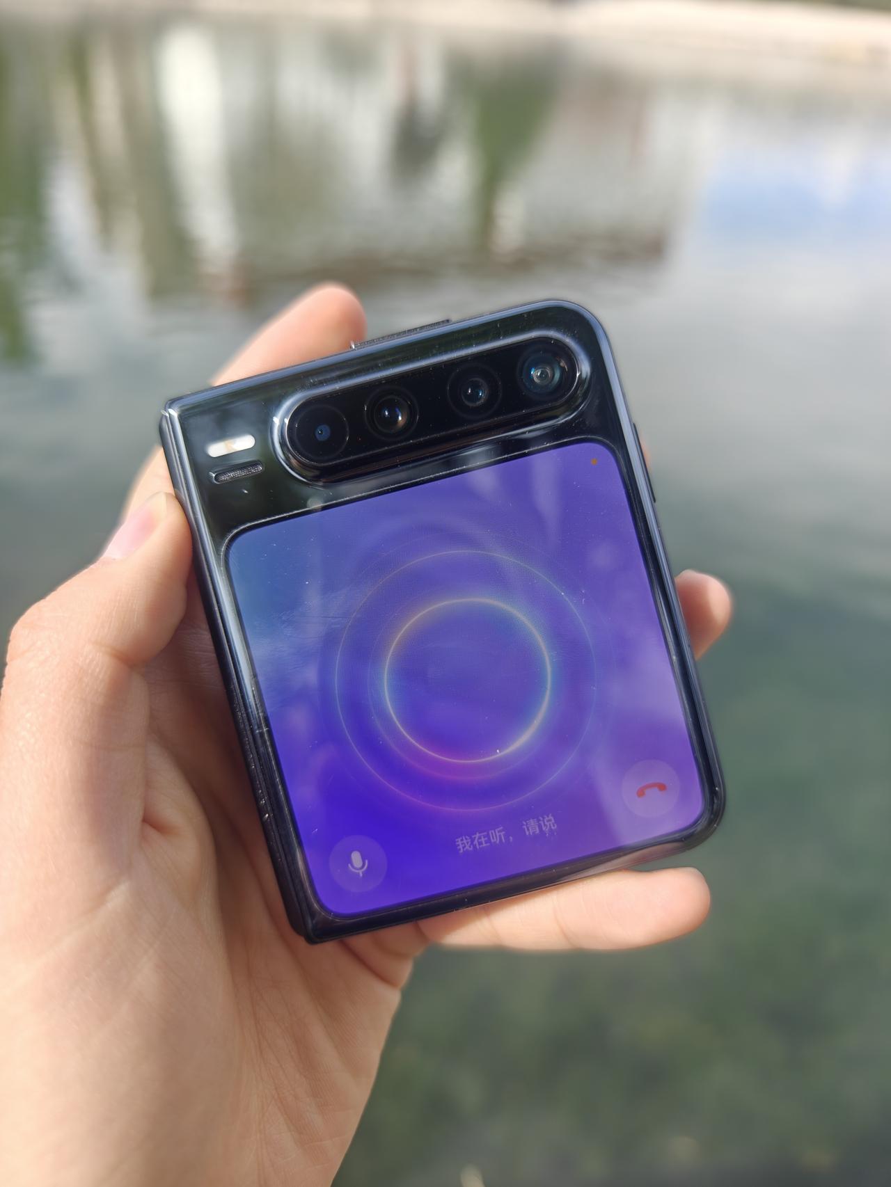 2025年最叫好不叫卖的机型——华为PuraX这个机型也是今年用户评价两极