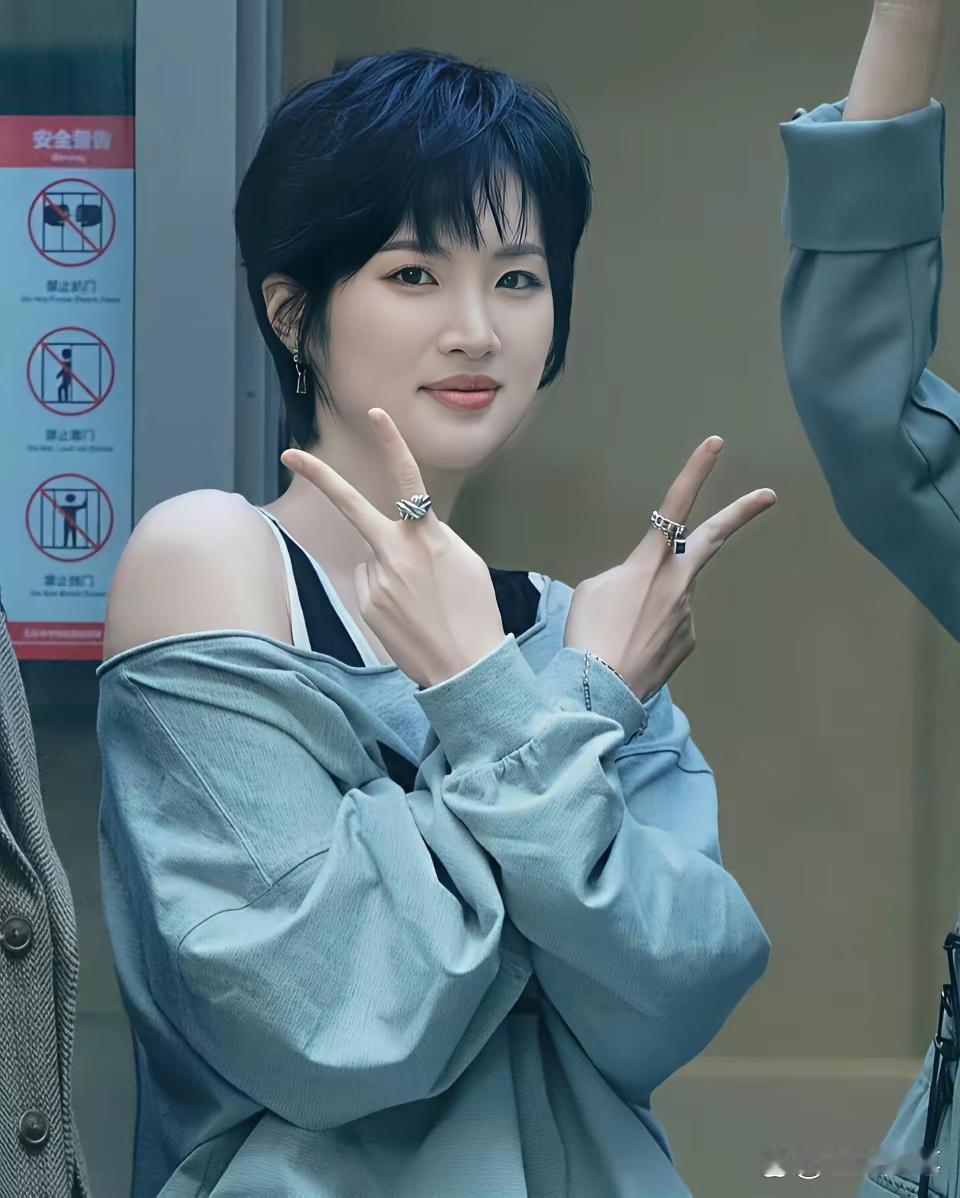 姚安娜至今单身的原因，如今总算豁然开朗。并非无人问津，而是年届二十八的她