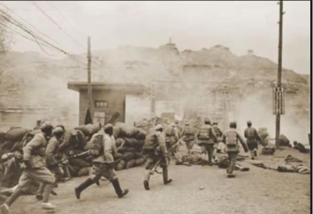 1951年，一位将领因为吸食鸦片被革职查办。令人意外的是，他在找到毛主席之后，毛