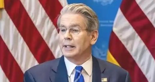 美国财长贝森特公开声称，世界没法承受，一个贸易顺差达到，一万亿美元的中国！中国想