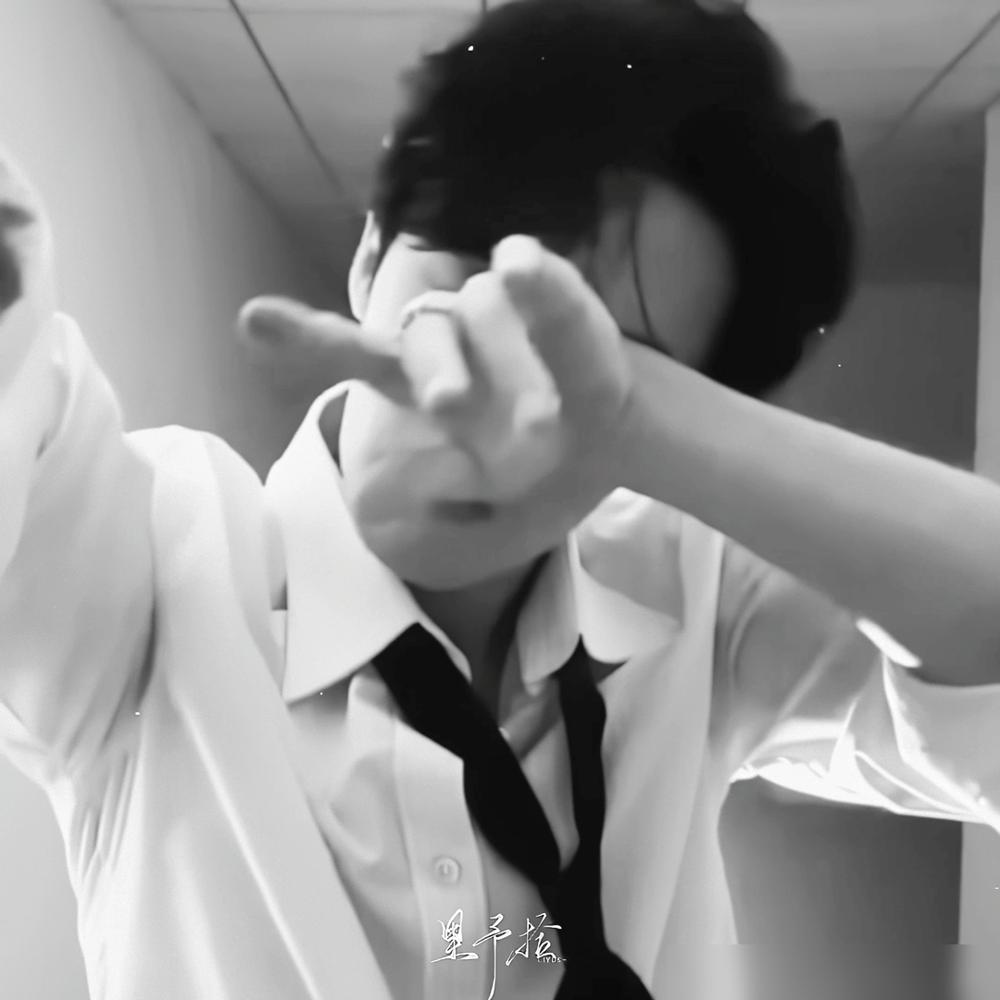 檀健次又来“骗”人了，一个预录的元宵晚会，凭什么让全网的“小炭火”们嗑生嗑死？