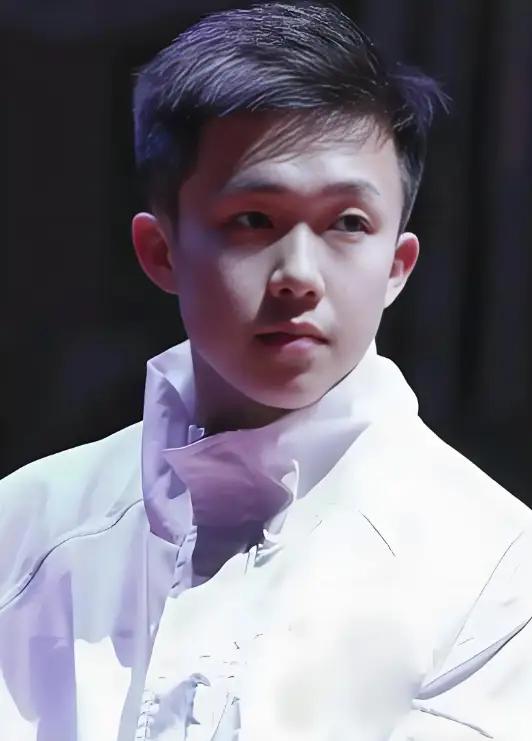中国奥委会给王楚钦的25字评语——“那些让人惊叹的蜕变，都藏在无数次默默坚持与奋