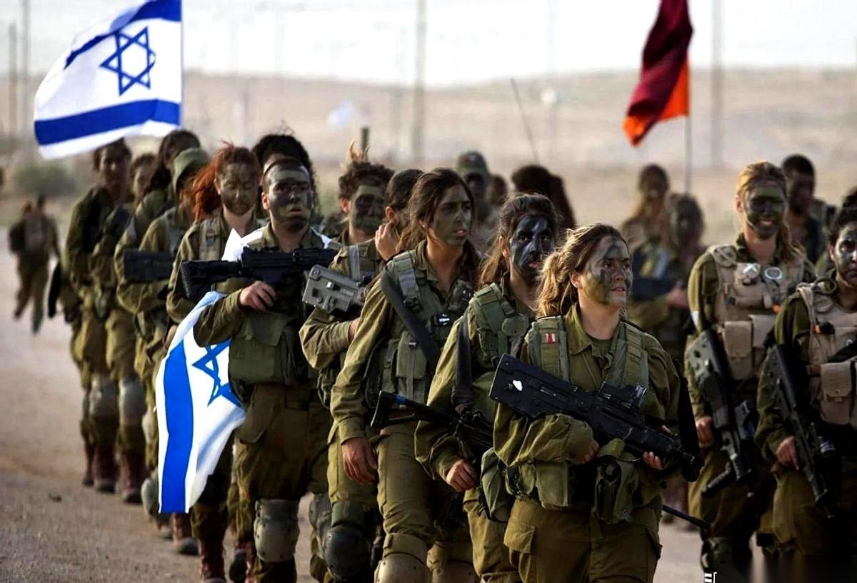 “我们的常规部队，已经崩了。”一份内部情报，据说是以色列参谋长亲口说的。桌上