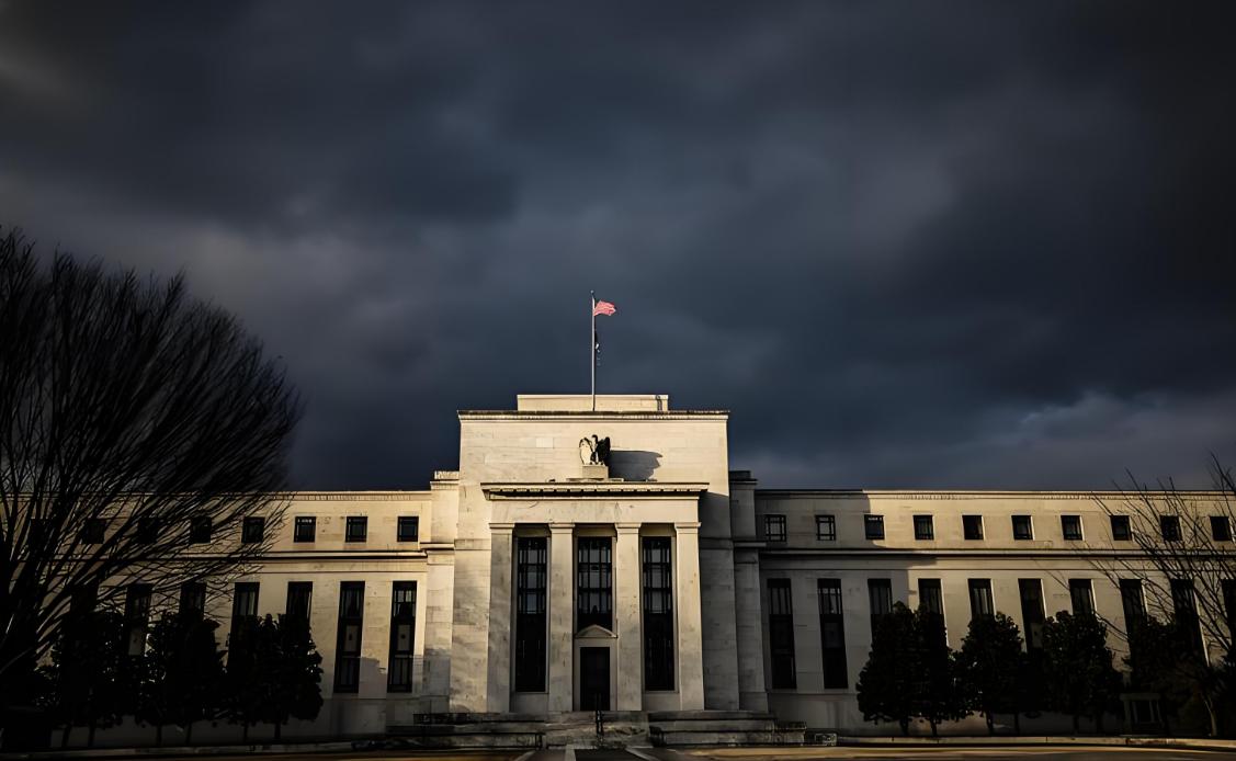 如果美国吃掉格陵兰岛和加拿大，美国会走向霸权巅峰，还是走向霸权崩溃？美国霸权基