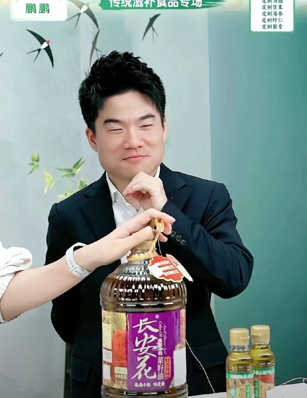 董宇辉彻底满血复活！状态直接封神！谁都盼着他消沉摆烂，可他偏要笑着站稳脚跟