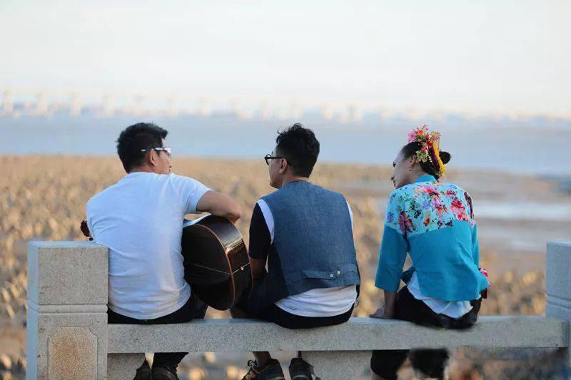 快告诉宝宝: 读书与不读书的差别~