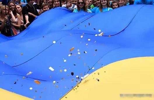 一位乌克兰华人表示，如果不是当初乌克兰，把航母把武器装备卖给中国提供技术的话，那