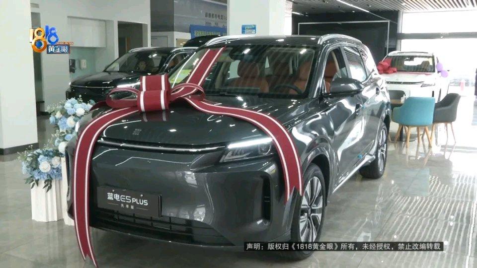 杭州这男子买车可太闹心了。妻子不同意，儿子女友也看不上，他倒是顺从了大家的意见。