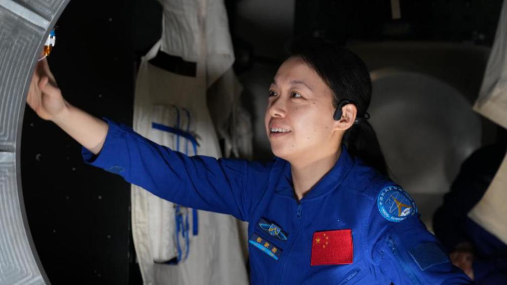 飒！43岁，3个娃，161cm：她才是中国最硬核的女人黎家盈上天了。消息出来