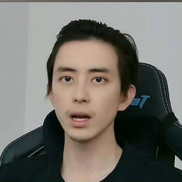 敖瑞鹏回应不刮胡子敖瑞鹏直播不刮胡子粉丝不乐意了😂​​​