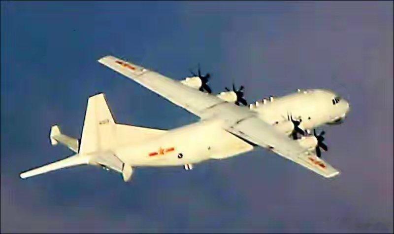 台南恒春外海发生激烈对峙，054A向美军MQ4C喊话：通报你的意图！据岛内媒体报