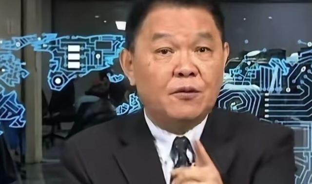 这两天台湾那边一个叫黄征辉的退役舰长上了电视，一上来就火力全开，直接把两岸议题讲