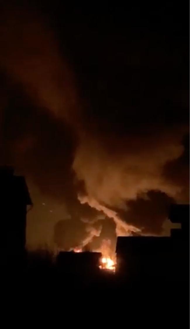 电力机车全停！乌克兰陷入一片黑暗，俄导弹指哪打哪，乌前线后方面临全线崩溃！ 