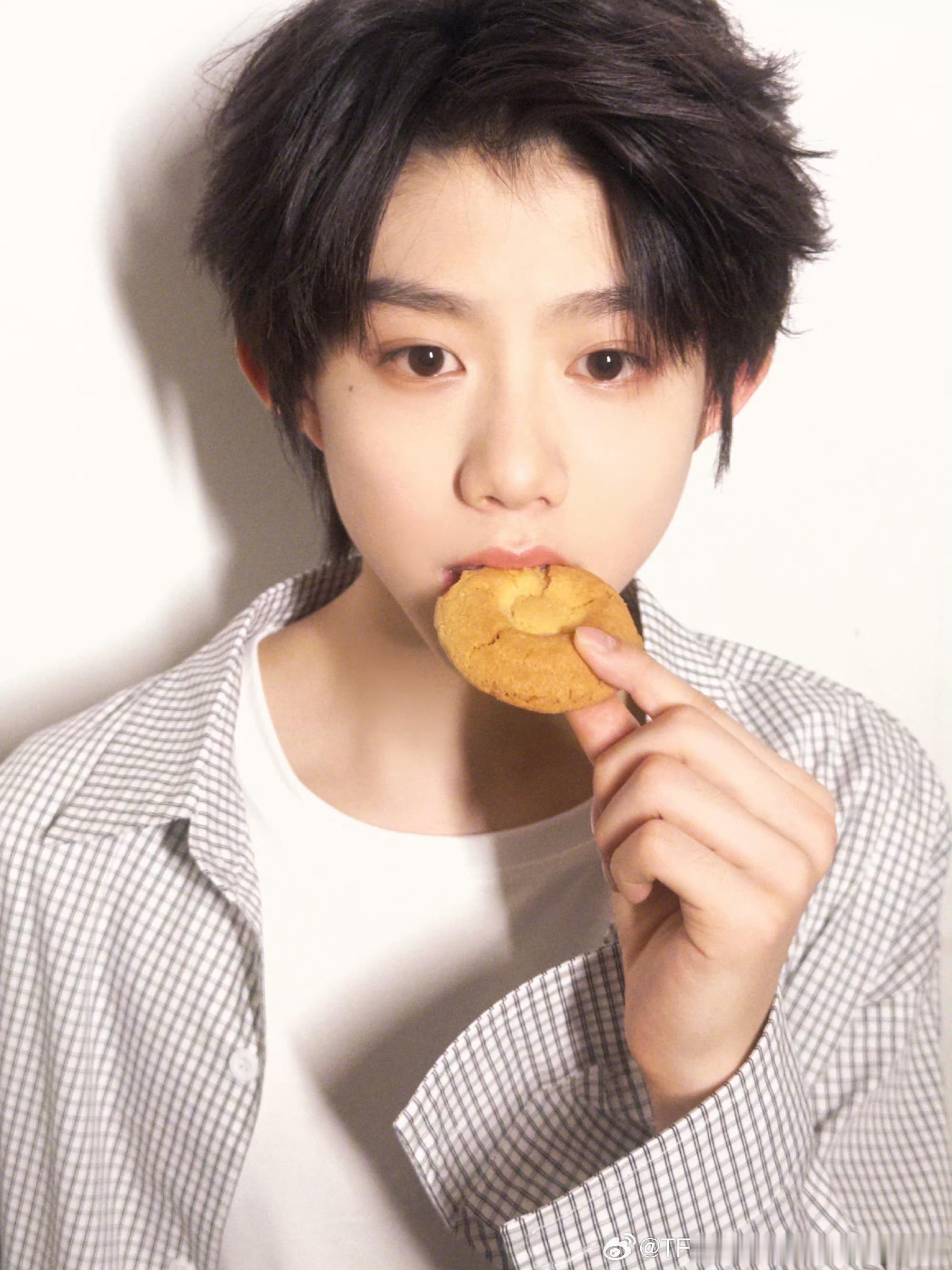 女儿和儿子姮姮和恒恒