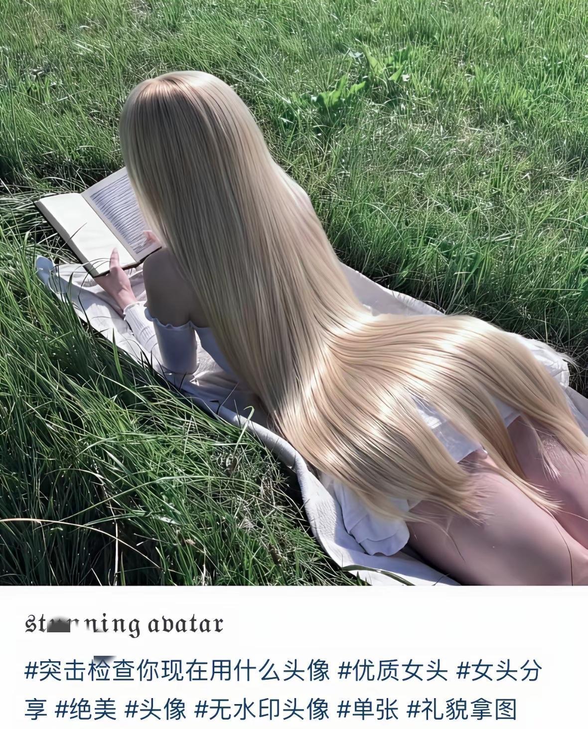 第一眼想到的还是洛丽塔，那阳光下，天真烂漫的洛丽塔缀着细碎的蕾丝裙边，像揉碎了的