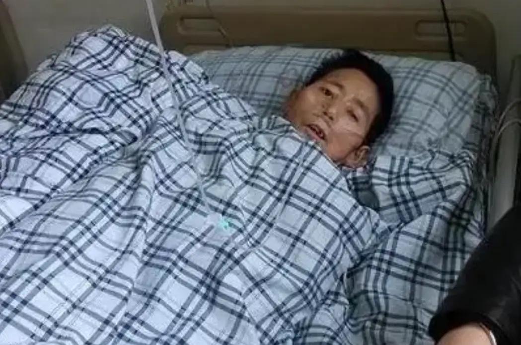 山东男子卷走60万消失9年，女儿接到陌生来电：病床上的他说出真相山东一男子偷