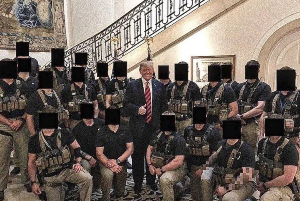 英国《金融时报》1月16日刊登了一篇文章，作者伊万·克勒斯特夫称，特朗普私下里非