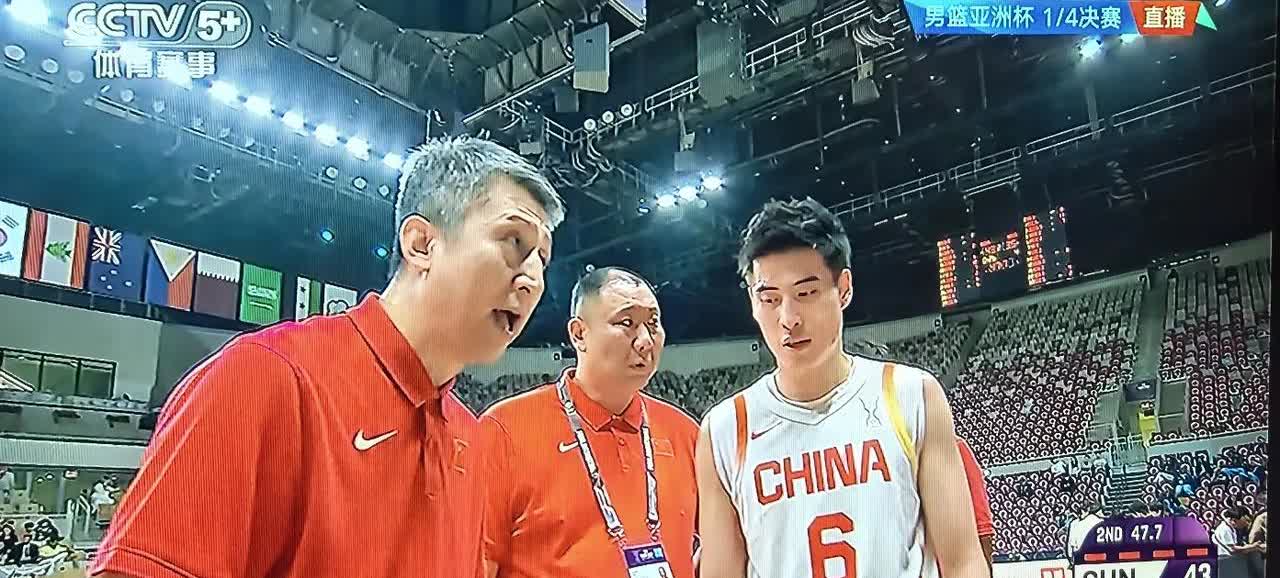 郭士强神级选人！7主力缺席他竟带平民男篮杀进四强，王俊杰奇迹入选引爆热议！
