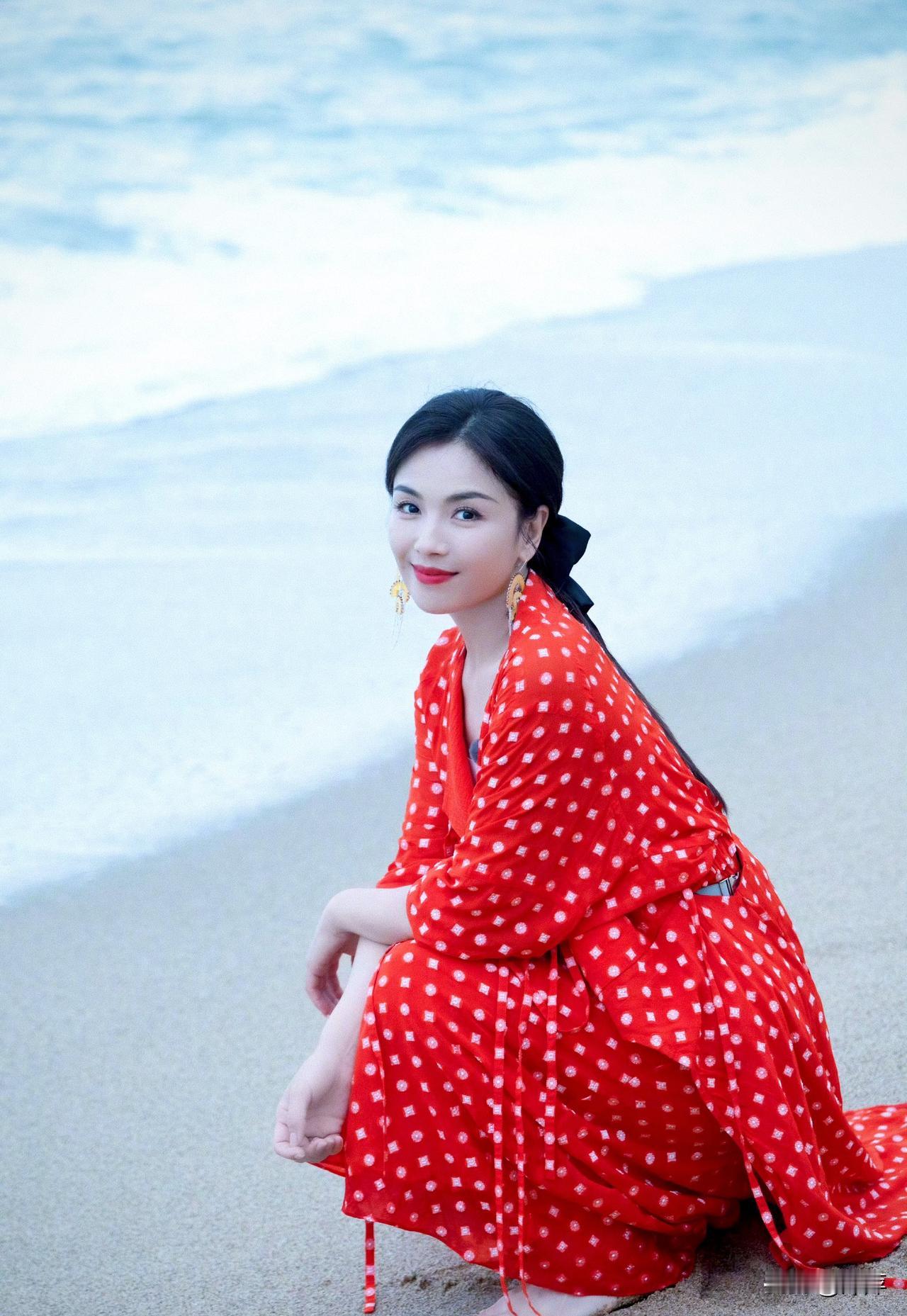 刘涛.海边享受海浪时刻