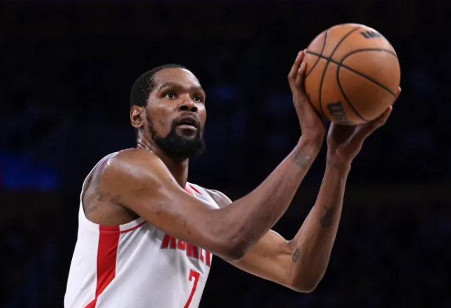 美媒BGNHoops晒出一组数据统计：凯文-杜兰特生涯任何一个赛季，场均得分